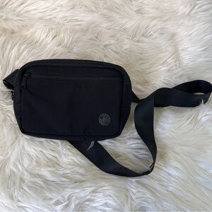 Destination New York Sleek Black Travel Belt Bag Adjustable